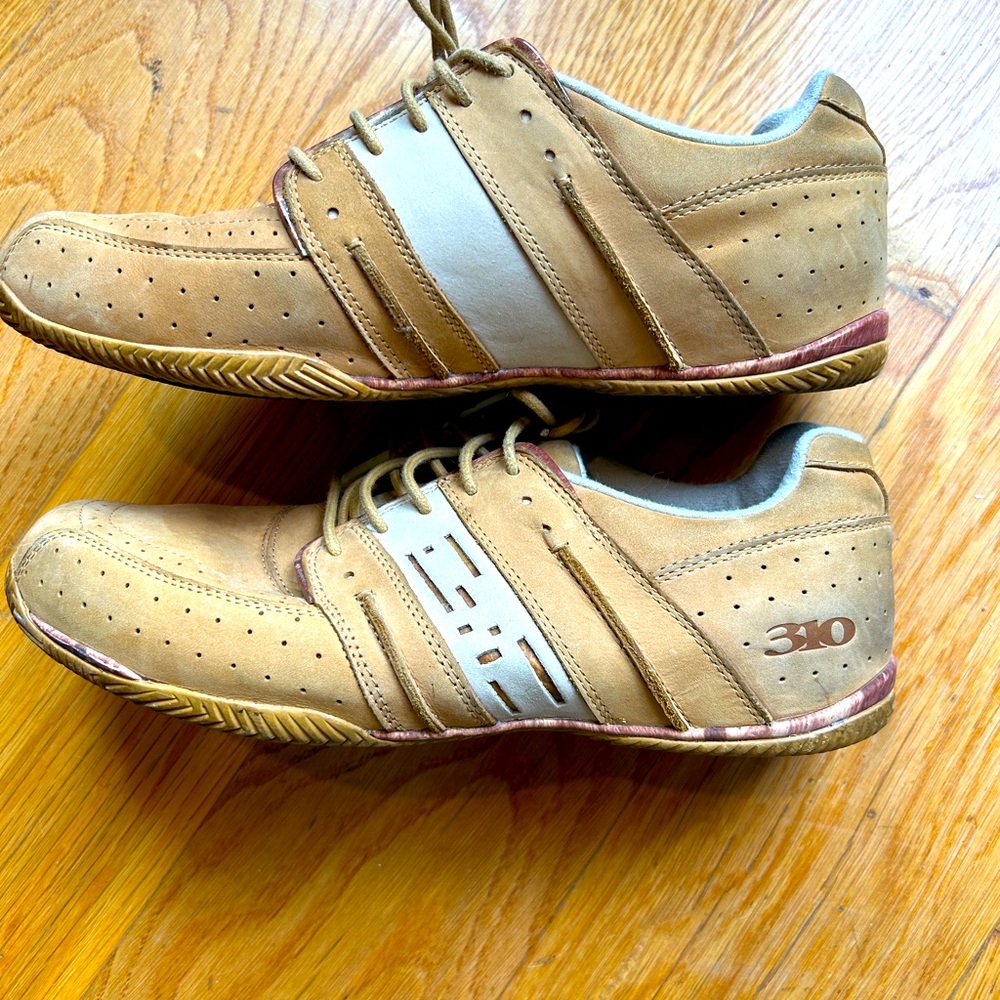 310 motoring shoes size 9.5